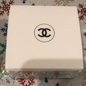 CHANEL Hydra Beauty Micro Cream Box with Iconic Logo
